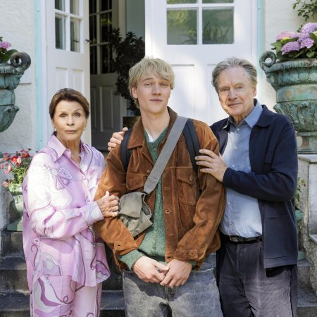 © 2026 KOMPLIZEN FILM GMBH, SENTANA FILMPRODUKTION, DOLL FILMPRODUKTION, WARNER BROS. ENTERTAINMENT GMBH