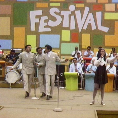 Gladys Knight & the Pips  perform at the Harlem Cultural Festival in 1969, featured in the documentary SUMMER OF SOUL. Photo Courtesy of Searchlight Pictures. © 2021 20th Century Studios All Rights Reserved