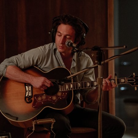 (L-R) Jeremy Allen White as Bruce Springsteen in 20th Century Studios' SPRINGSTEEN: DELIVER ME FROM NOWHERE. Photo by Macall Polay. © 2025 20th Century Studios. All Rights Reserved
